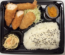 エビフライささみカツ弁当 560円おかずのみ410円