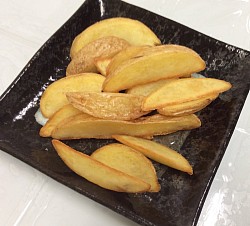 フライドポテト  M 140円   L  260円