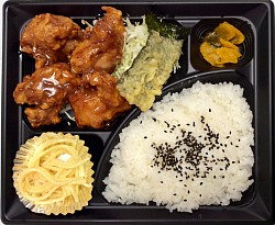 梅たれ唐揚げ弁当 600円　おかず450円