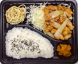 鶏カルビ炒め弁当620円　おかず470円