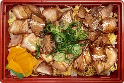 焼き豚重　540円