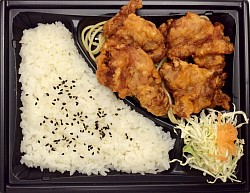 からあげ弁当 560円    おかず410円
