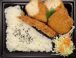 エビフライささみカツ弁当 590円おかずのみ440円