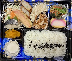 9,10月　　　　 幕の内弁当700円